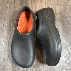 Crocs Shoes Mens Size 10 Black Bistro LiteRide Clog Slip Ons Resistant Work